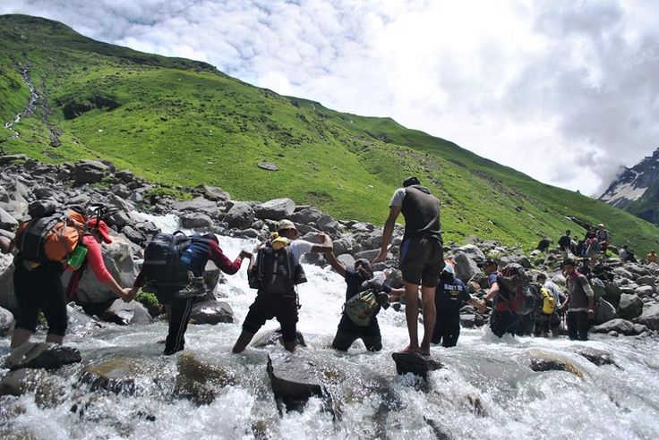 Acclimatizing at high altitude during Gaumukh Trek Preparation – essential tips for gradual ascent, hydration, and avoiding alcohol